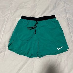 Nike Men’s 2-in-1 5 Inch Shorts Green Size Small